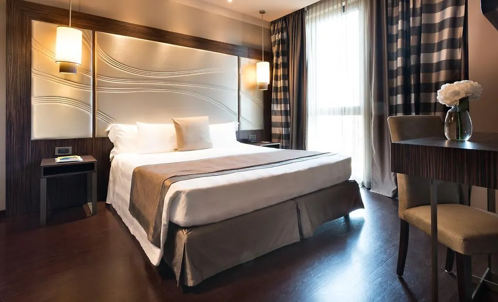 Uptown Palace Милан Отель