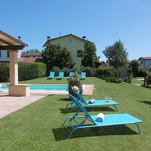 casa-laura-capannori.it-tuscanyhotel.com/