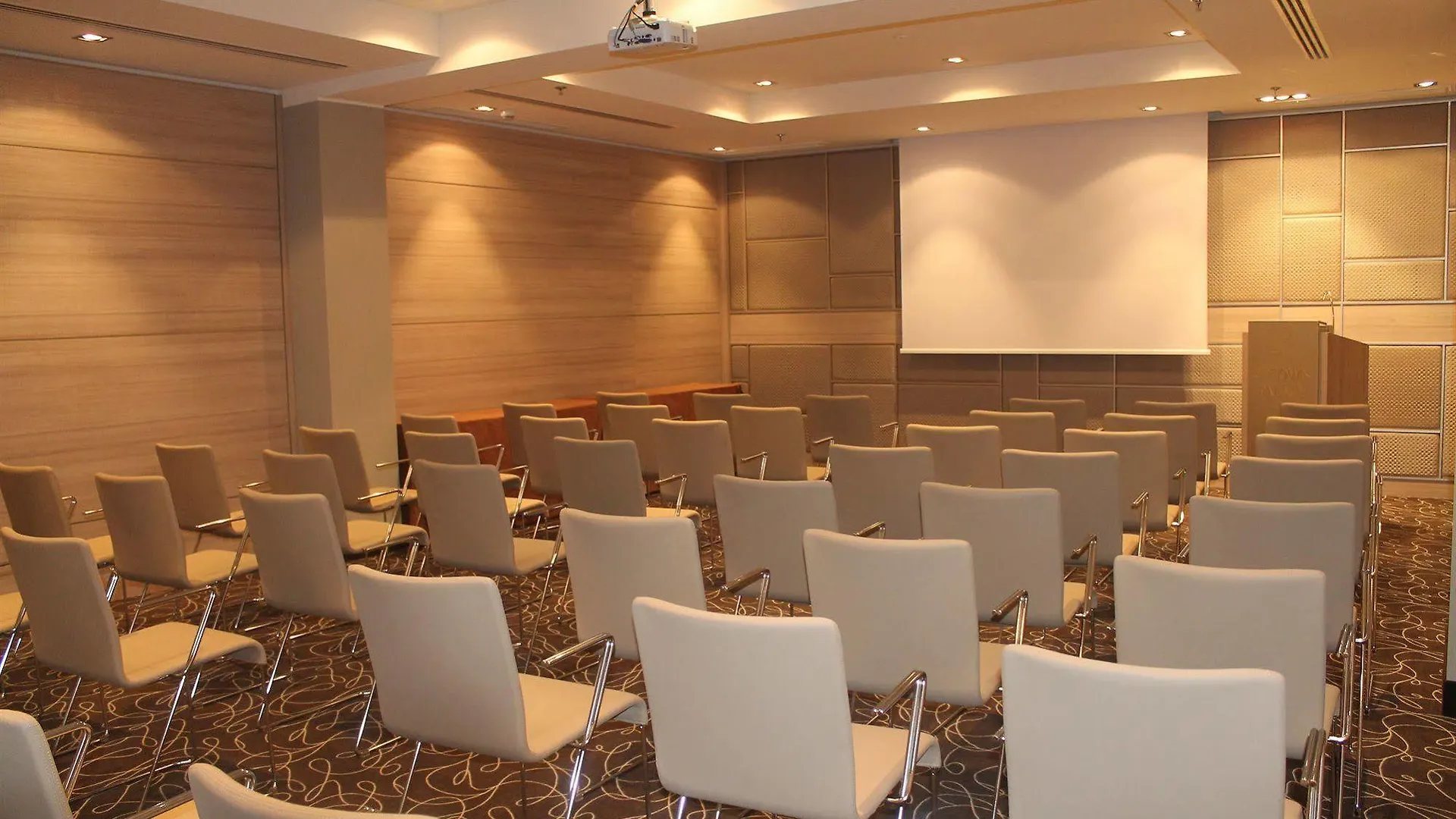 Uptown Palace Milaan Hotel